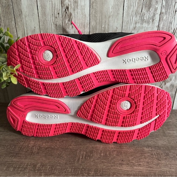 Reebok Women's Black and Pink Running Shoes 7 - Picture 9 of 9